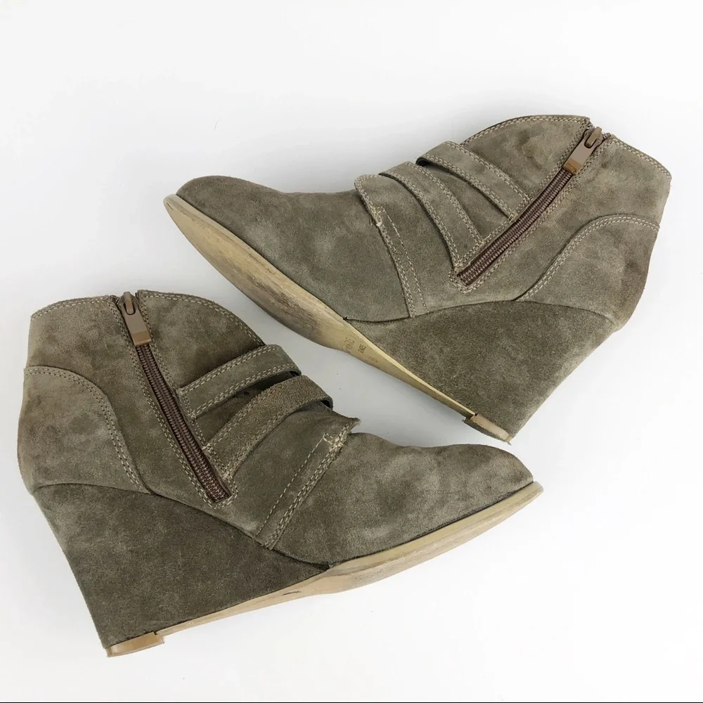 Very Volatile‎ Zulfi Ankle Boot Wedges